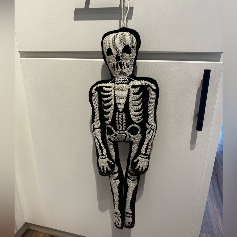 Target Threshold Skeleton Door Dangler